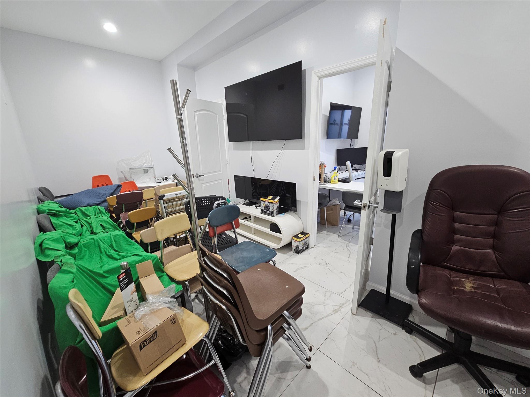 #7 photo, 3526 31st Street, Astoria , NY 11106