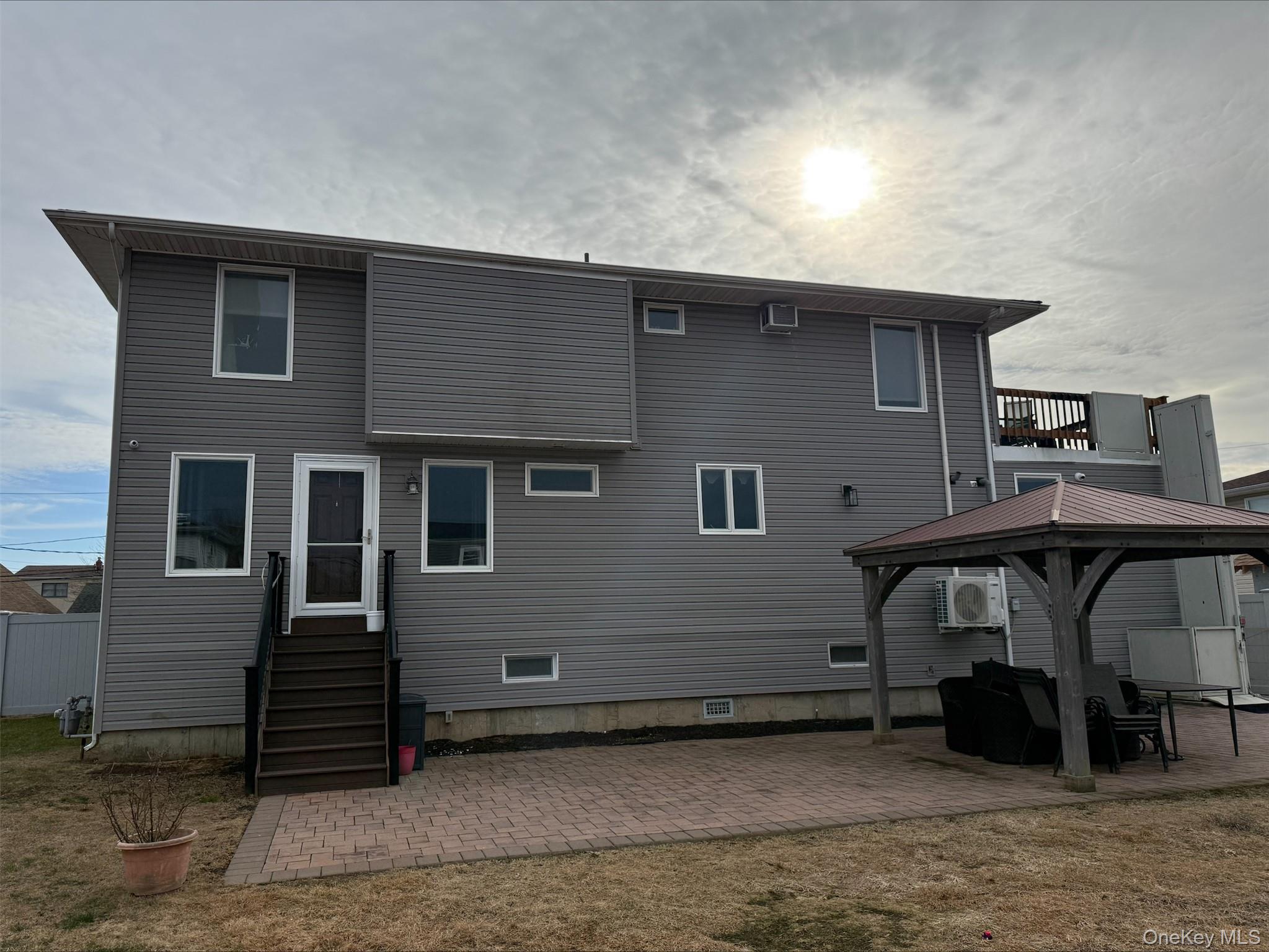 #13 photo, 36 W Saltaire Road, Lindenhurst , NY 11757