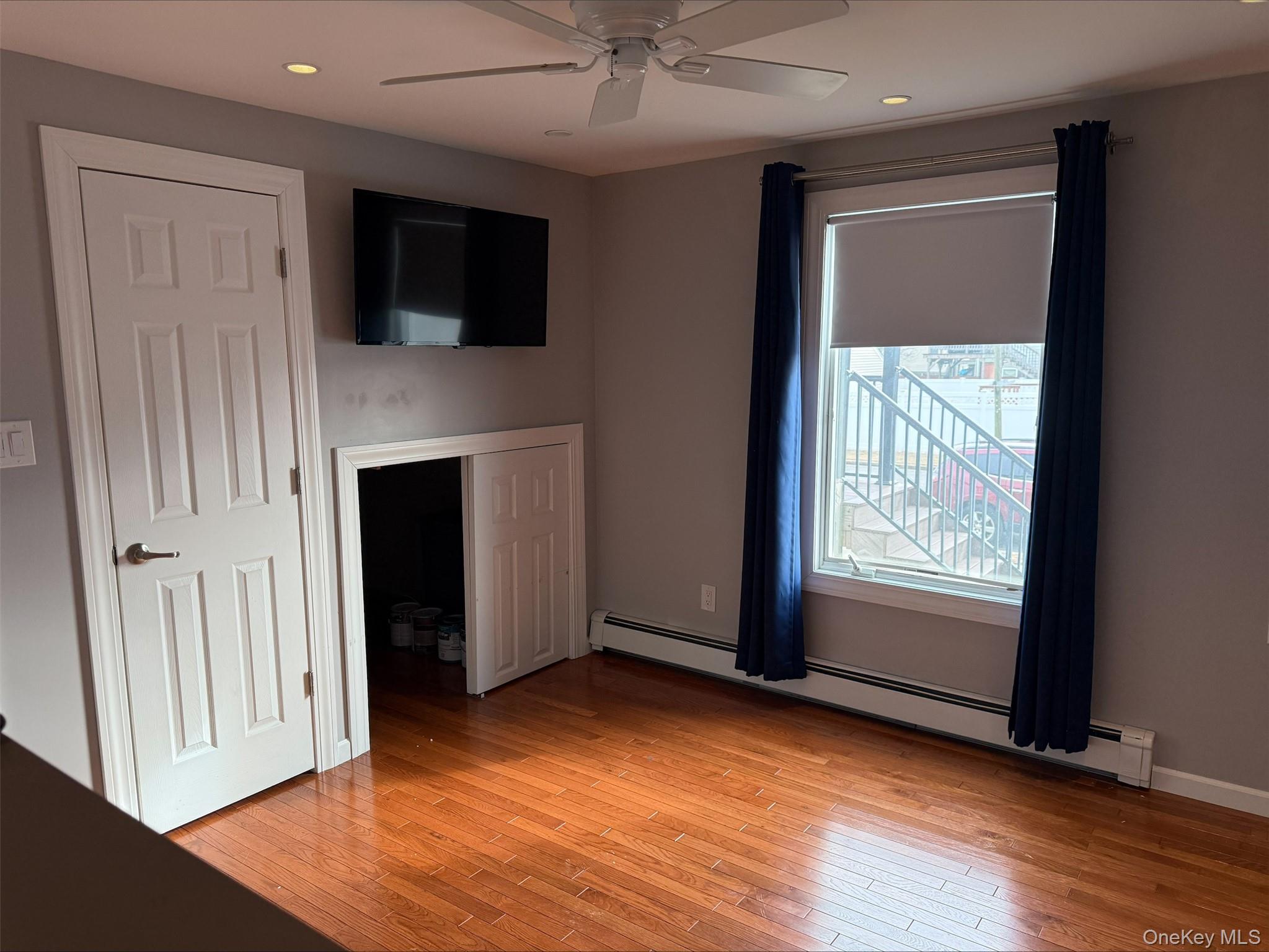 #16 photo, 36 W Saltaire Road, Lindenhurst , NY 11757