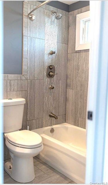 #5 photo, 36 W Saltaire Road, Саффолк ‖ Lindenhurst , NY 11757