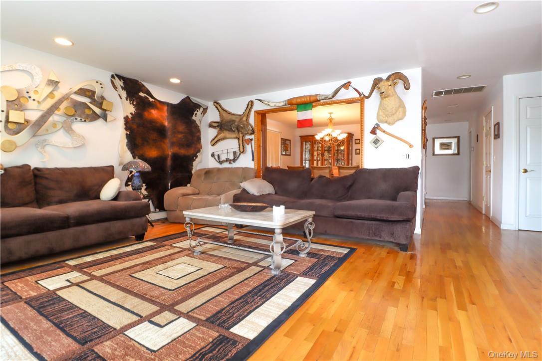 #3 photo, 1078 Midland Avenue, Бронкс ‖ Bronxville , NY 10708