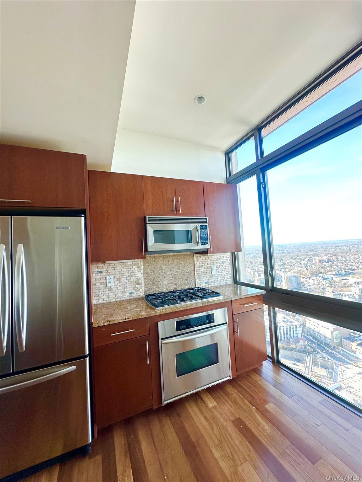 #3 photo, 175 Huguenot Street, 纽约州 New Rochelle , NY 10801