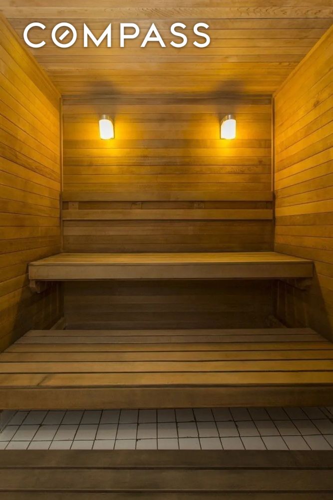 #13 photo, 350 W 42nd Street, Hell's Kitchen , NY 10036