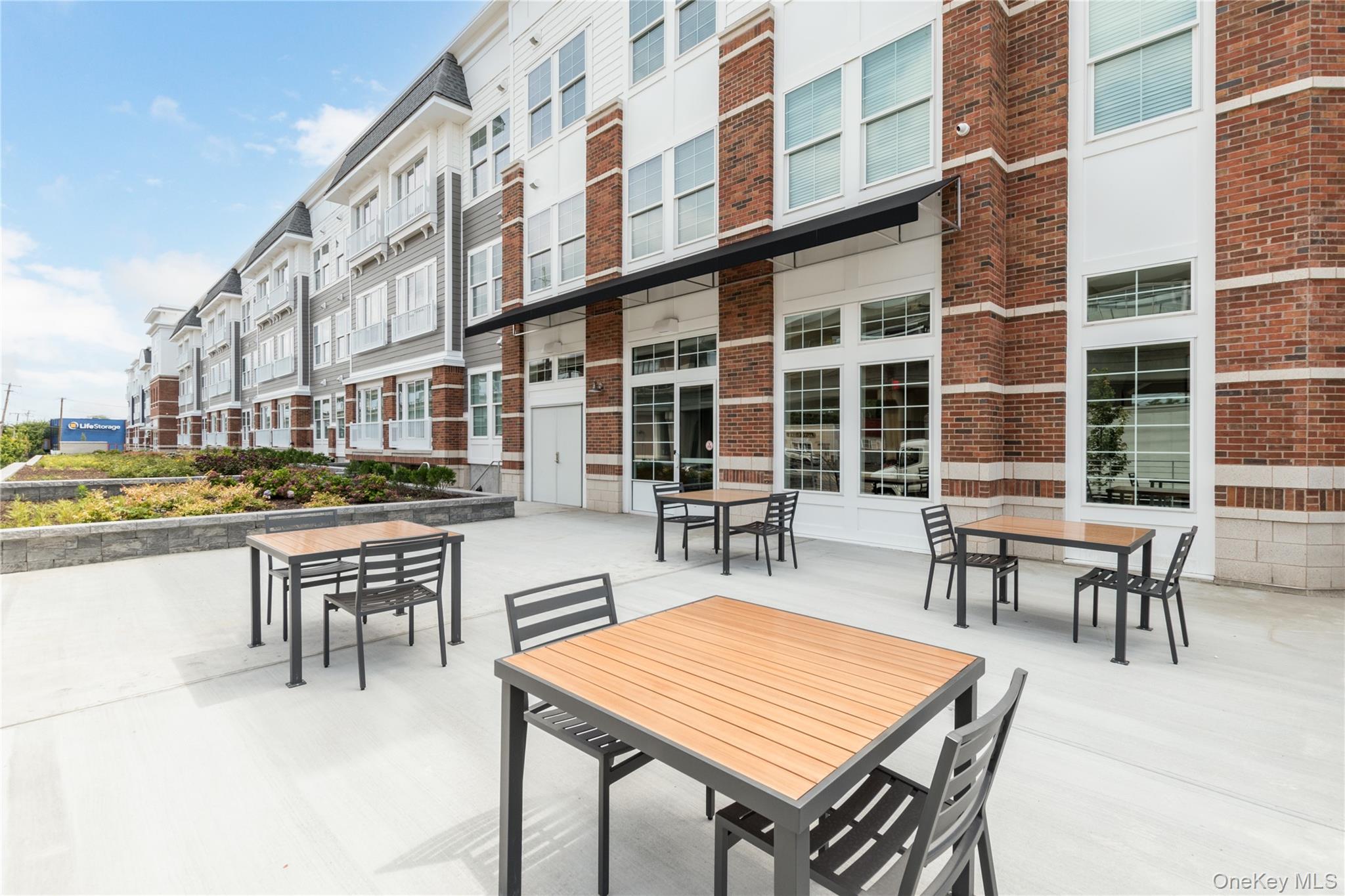 #2 photo, 75 E Hoffman Avenue, Lindenhurst , NY 11757