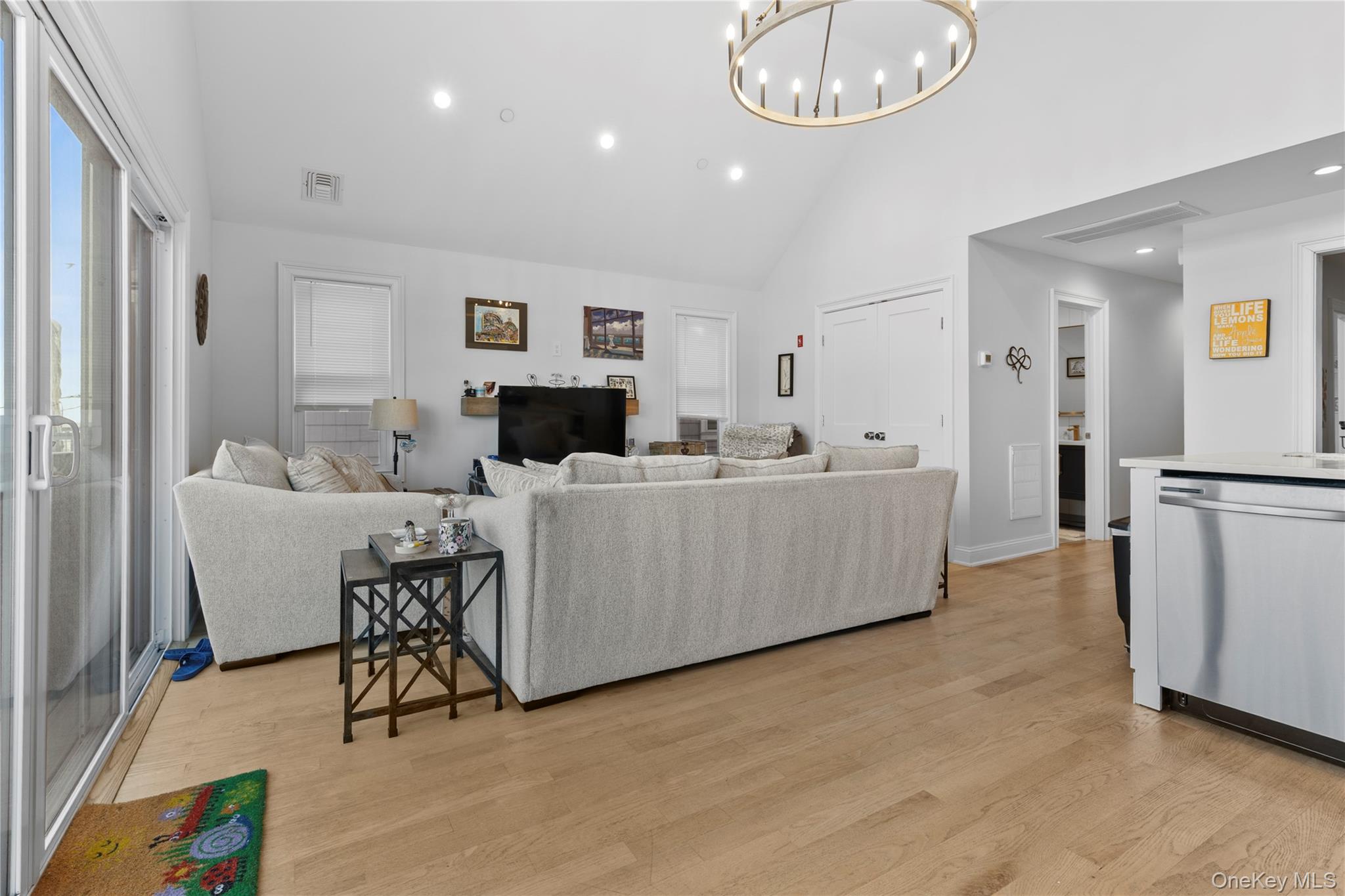 #5 photo, 17 Virginia Ave Virginia Avenue, 롱 아일랜드 Long Beach , NY 11561