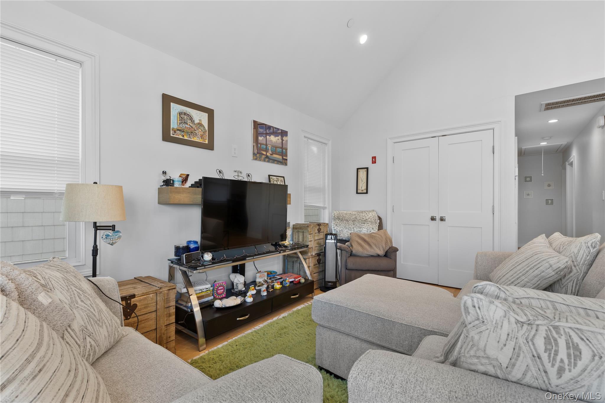 #8 photo, 17 Virginia Ave Virginia Avenue, 롱 아일랜드 Long Beach , NY 11561