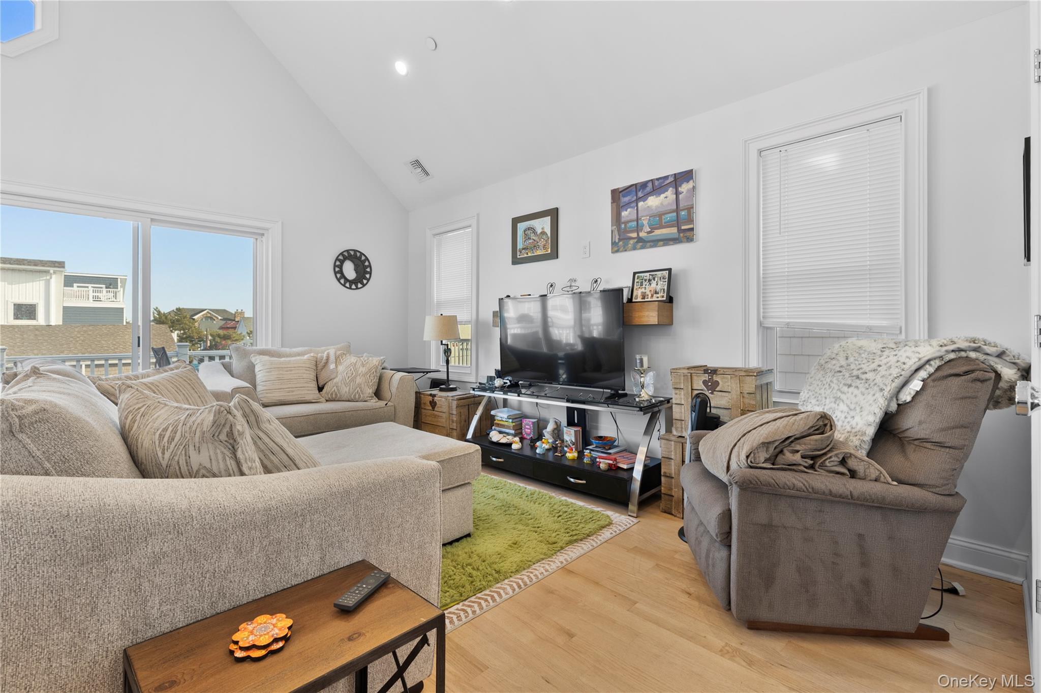 #9 photo, 17 Virginia Ave Virginia Avenue, 롱 아일랜드 Long Beach , NY 11561