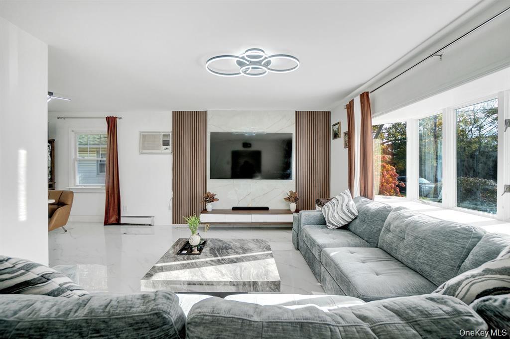 #6 photo, 61 S Merrick Road, 롱 아일랜드 Massapequa , NY 11758