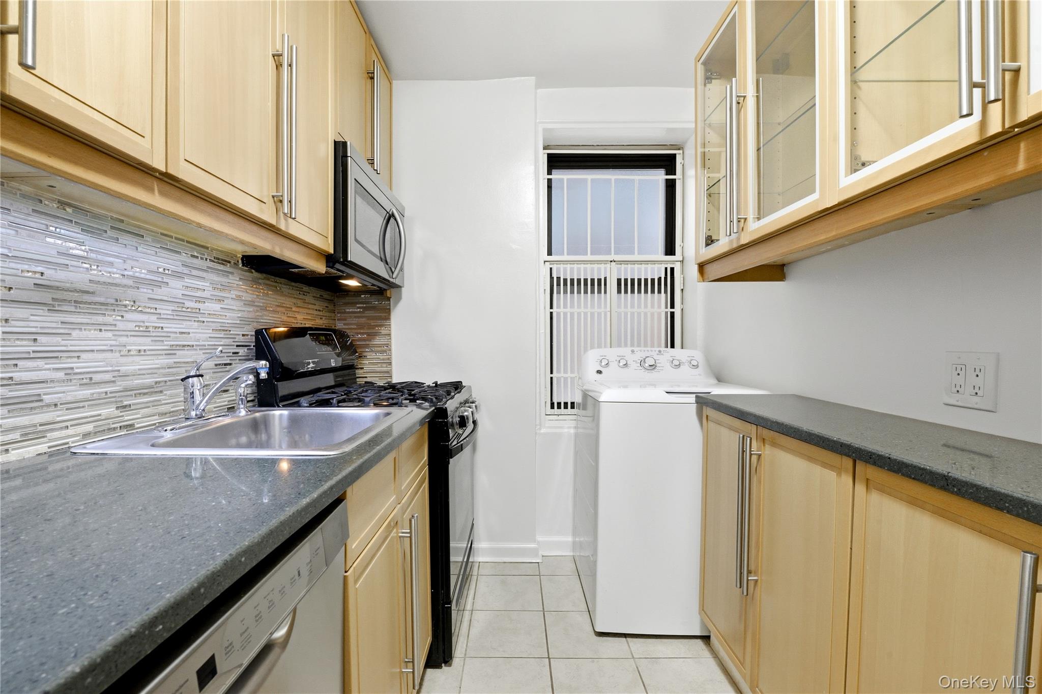 #5 photo, 102-12 65th Avenue, Forest Hills , NY 11375