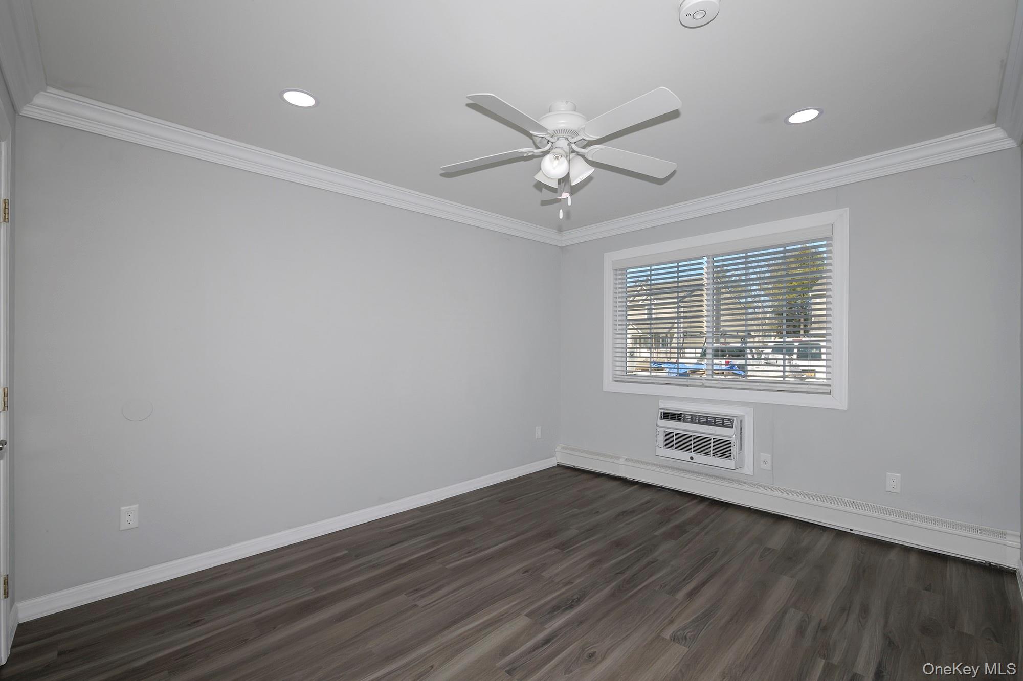 #8 photo, 2 Victorian Court, सफ़ोक काउंटी Holtsville , NY 11742