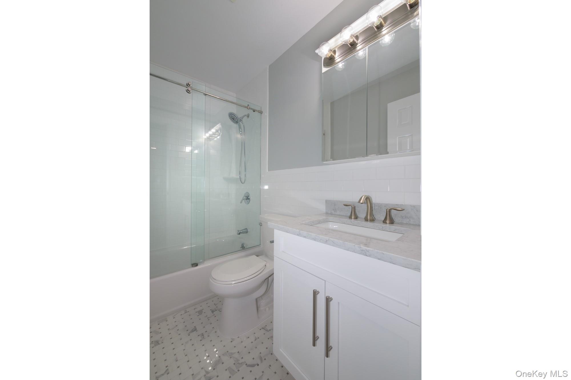 #10 photo, 160 Cassa Loop, सफ़ोक काउंटी Holtsville , NY 11742