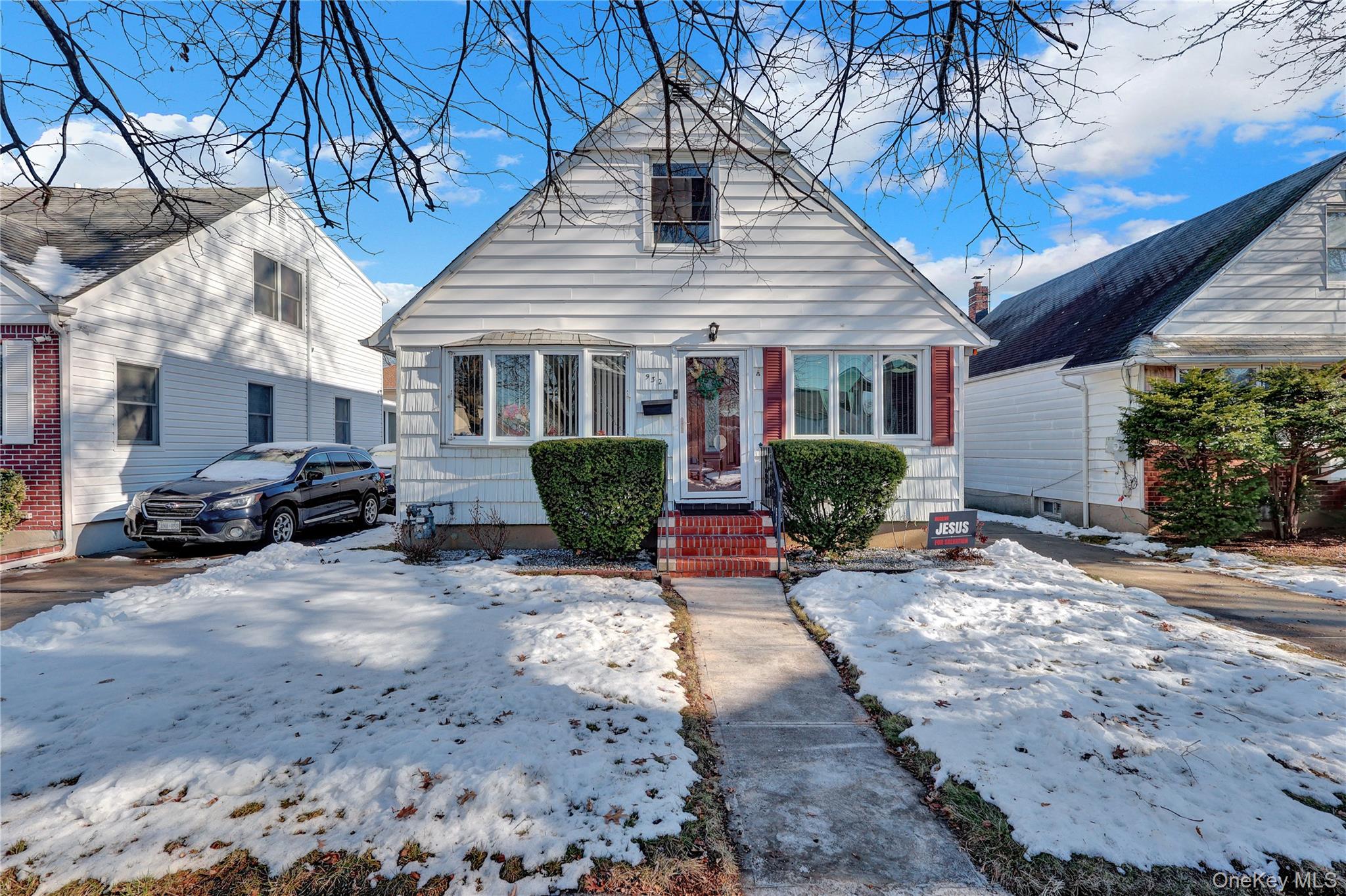 #1 photo, 932 Cherry Lane, Нассау ‖ Floral Park , NY 11001