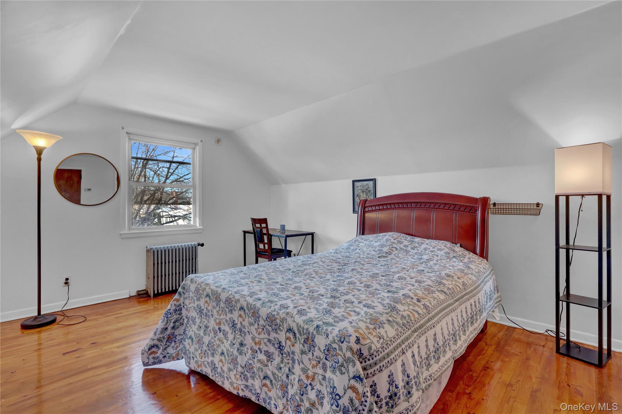 #13 photo, 932 Cherry Lane, Нассау ‖ Floral Park , NY 11001