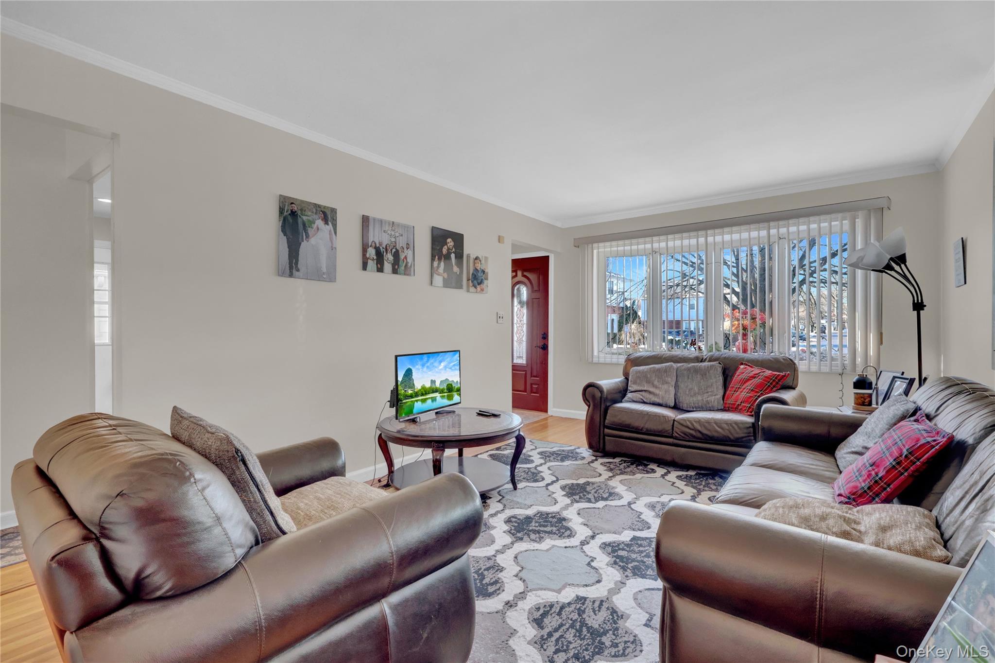 #4 photo, 932 Cherry Lane, Нассау ‖ Floral Park , NY 11001