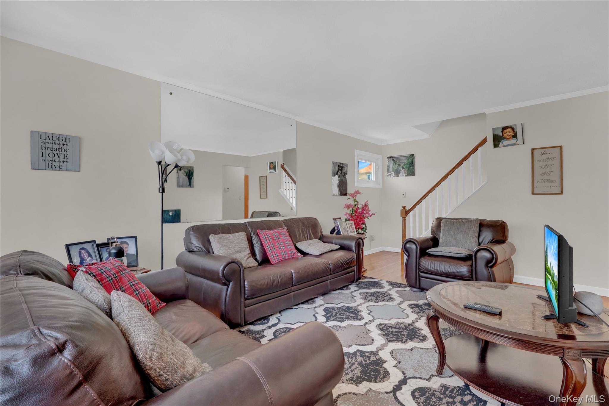 #5 photo, 932 Cherry Lane, Нассау ‖ Floral Park , NY 11001