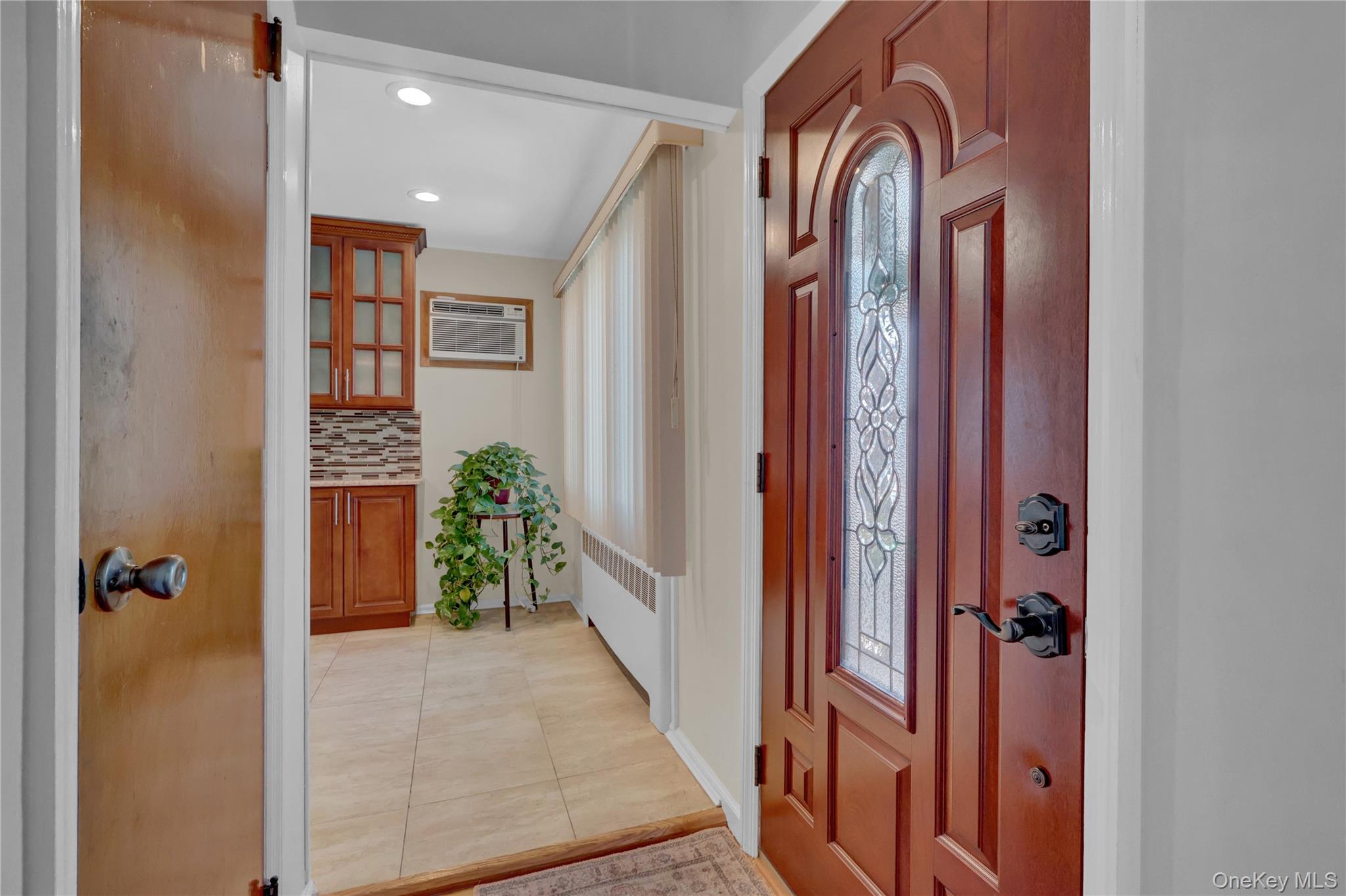 #6 photo, 932 Cherry Lane, Нассау ‖ Floral Park , NY 11001