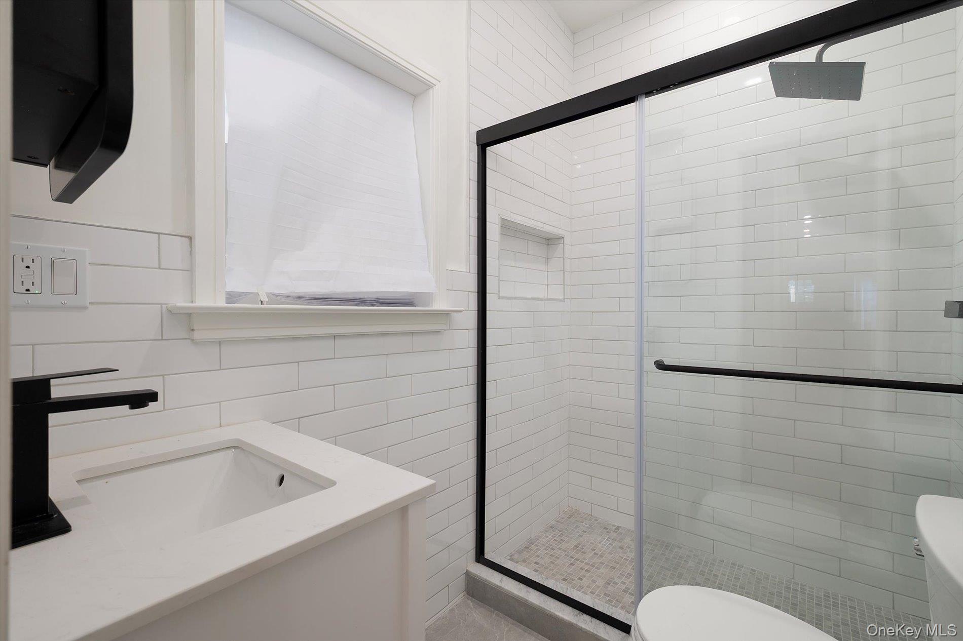 #10 photo, 38 S Front Street, מחוז נסאו Farmingdale , NY 11735