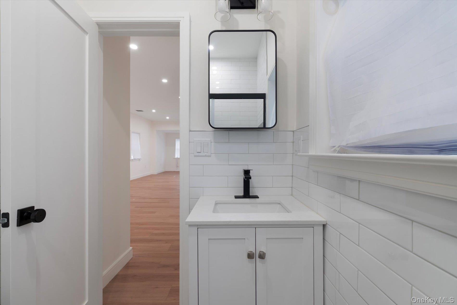 #11 photo, 38 S Front Street, מחוז נסאו Farmingdale , NY 11735