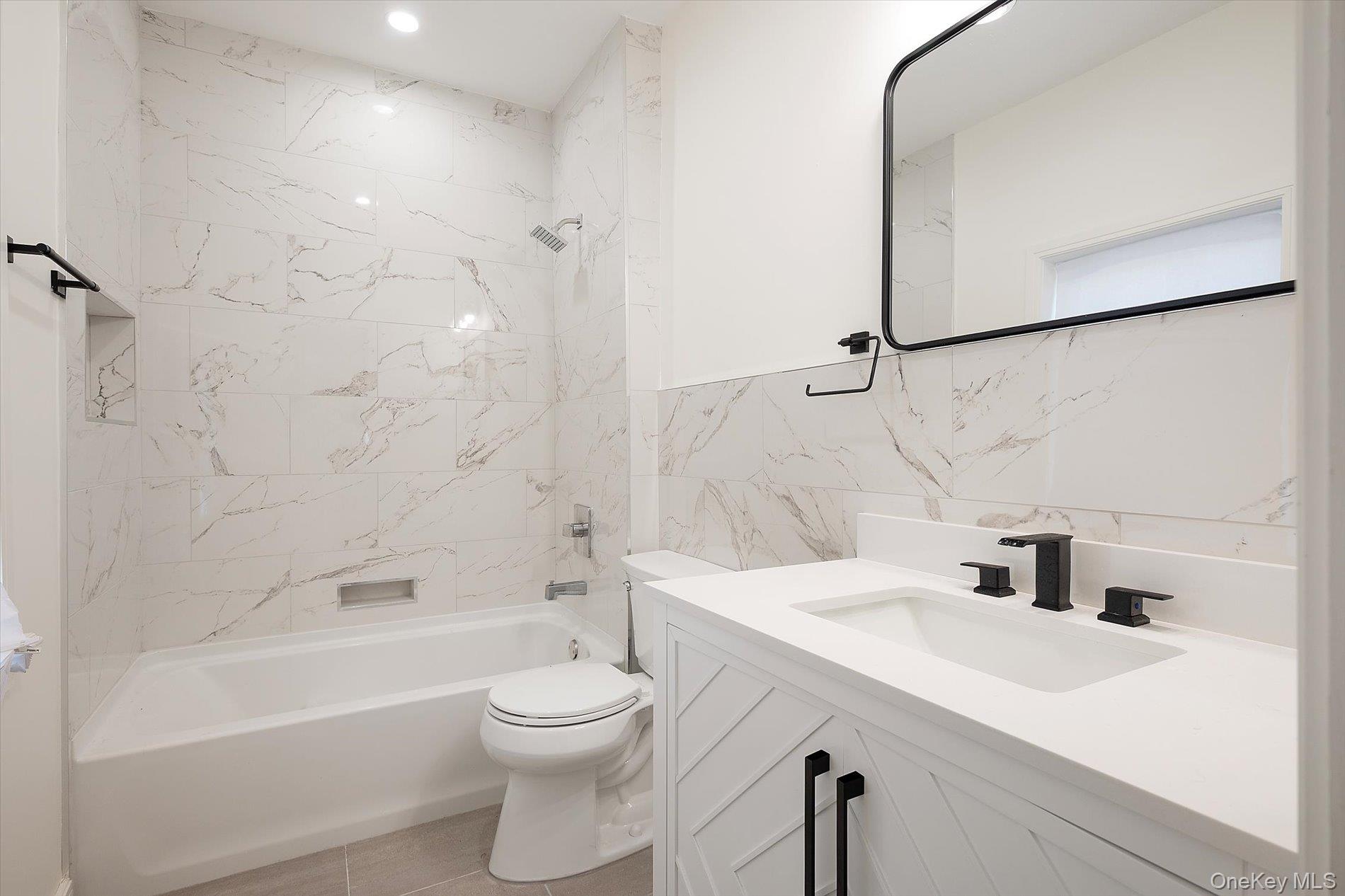 #16 photo, 38 S Front Street, מחוז נסאו Farmingdale , NY 11735