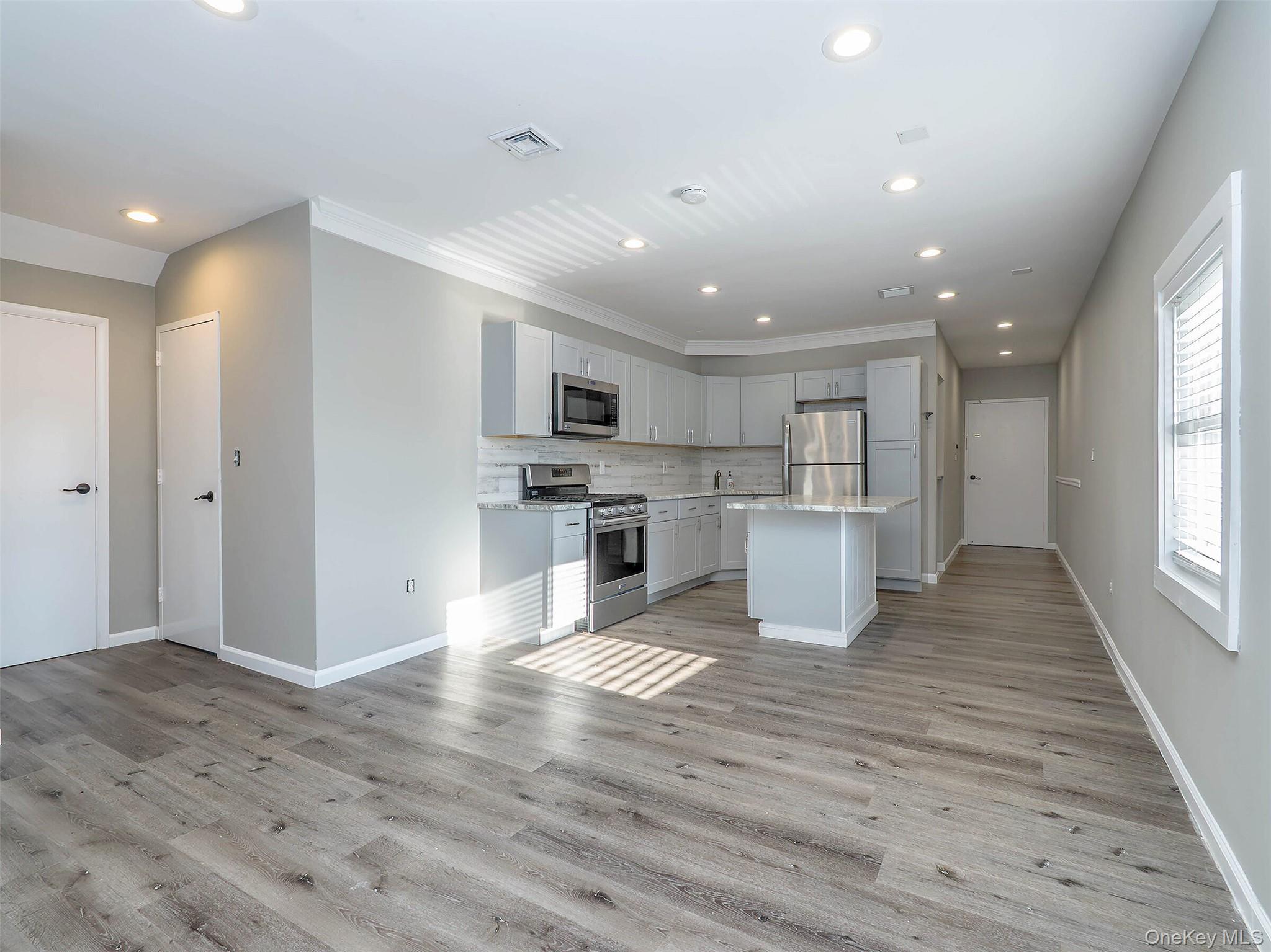 #2 photo, 49 Glen Head Road, नासाउ काउंटी Glen Head , NY 11545