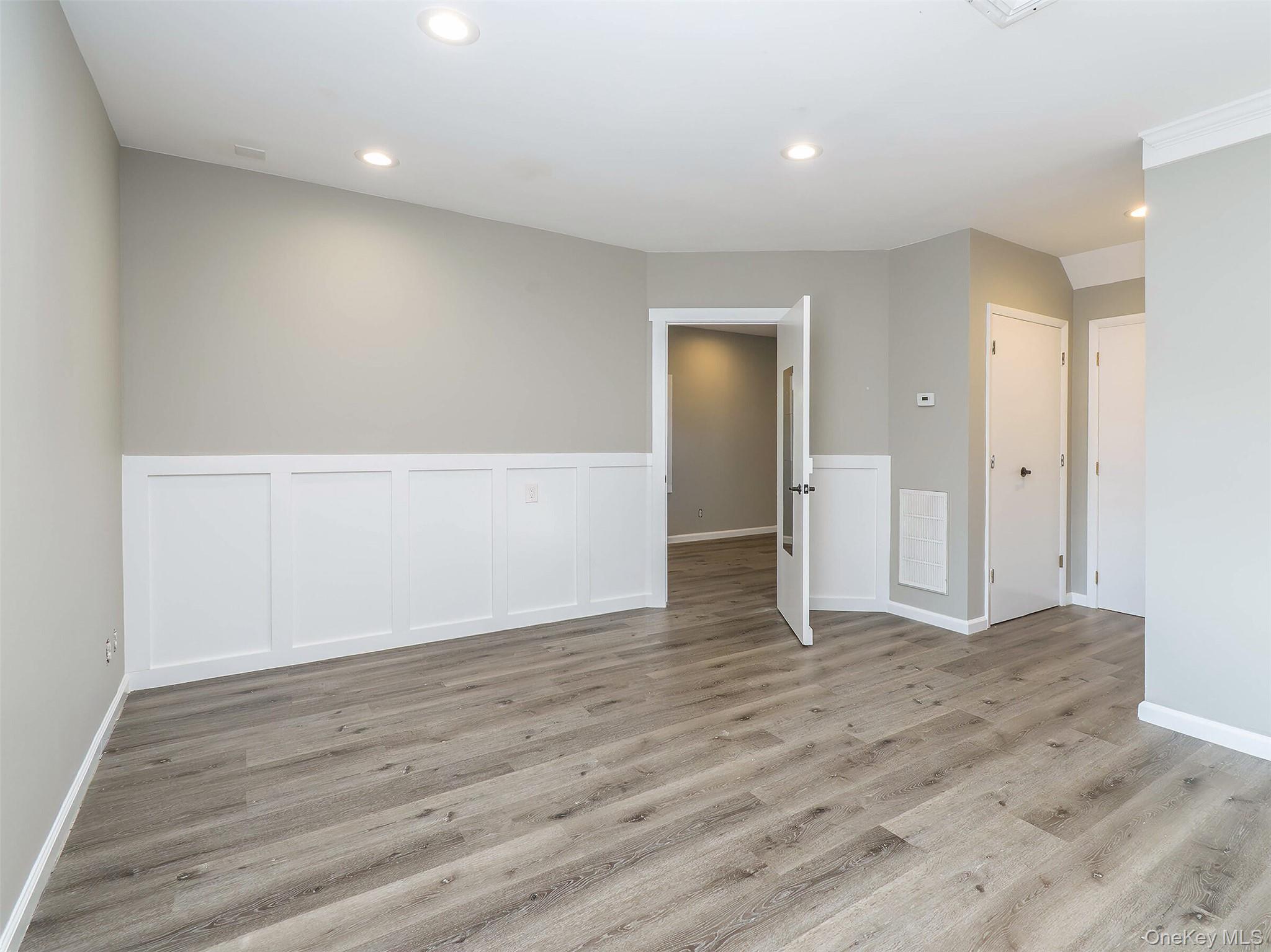 #6 photo, 49 Glen Head Road, नासाउ काउंटी Glen Head , NY 11545