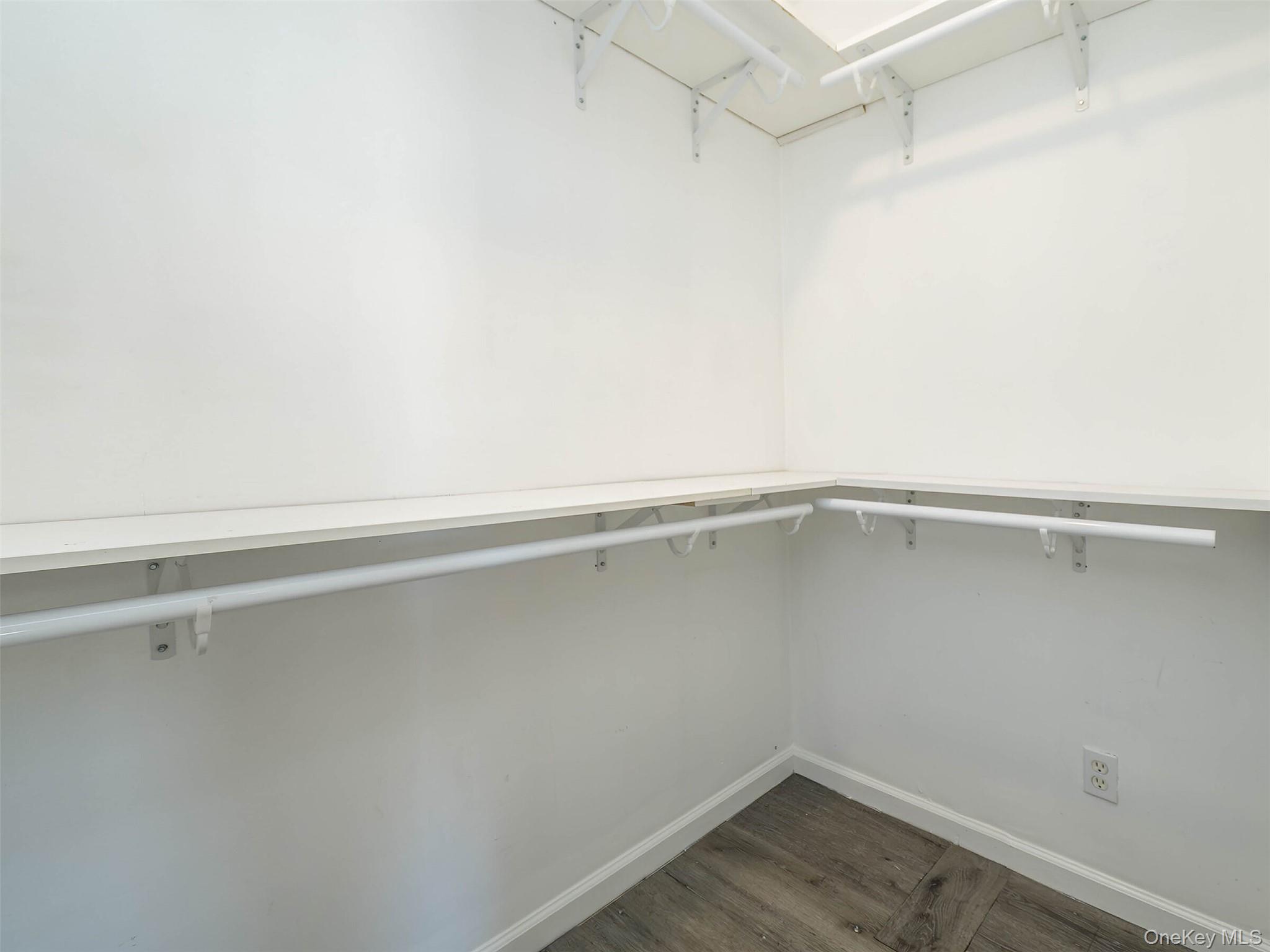 #8 photo, 49 Glen Head Road, नासाउ काउंटी Glen Head , NY 11545