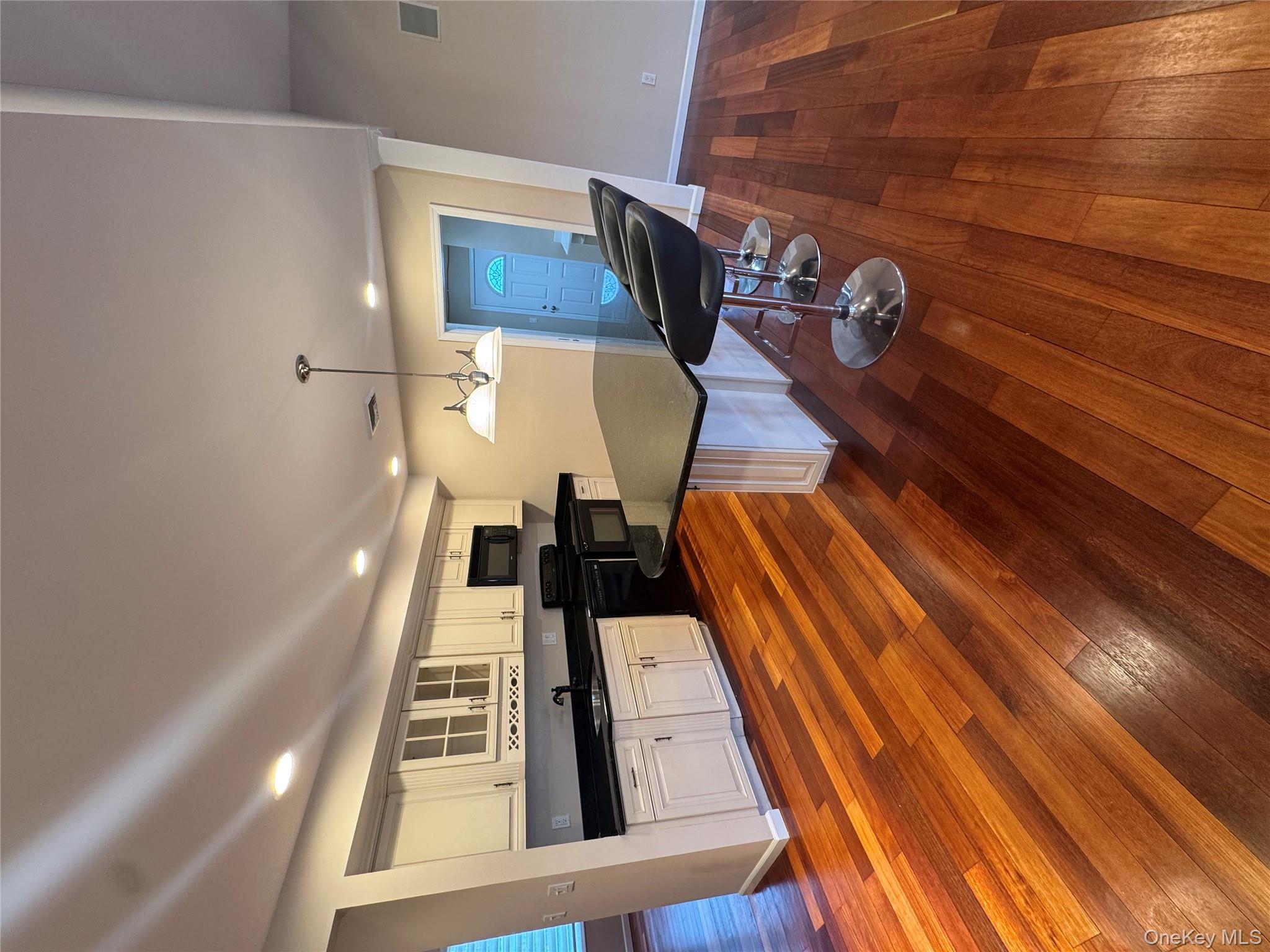 #5 photo, 1125 7th Street, West Babylon , NY 11704