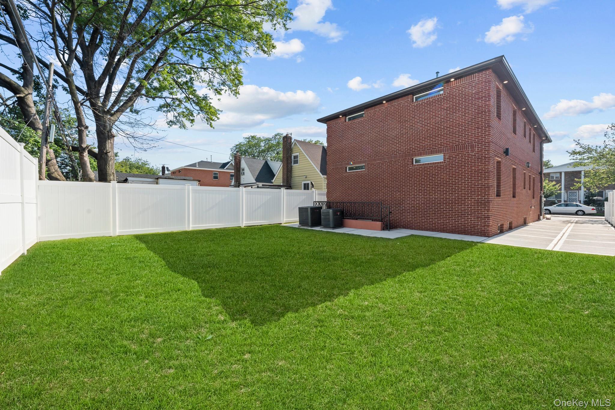 #20 photo, 6435 138th Street, Flushing , NY 11367