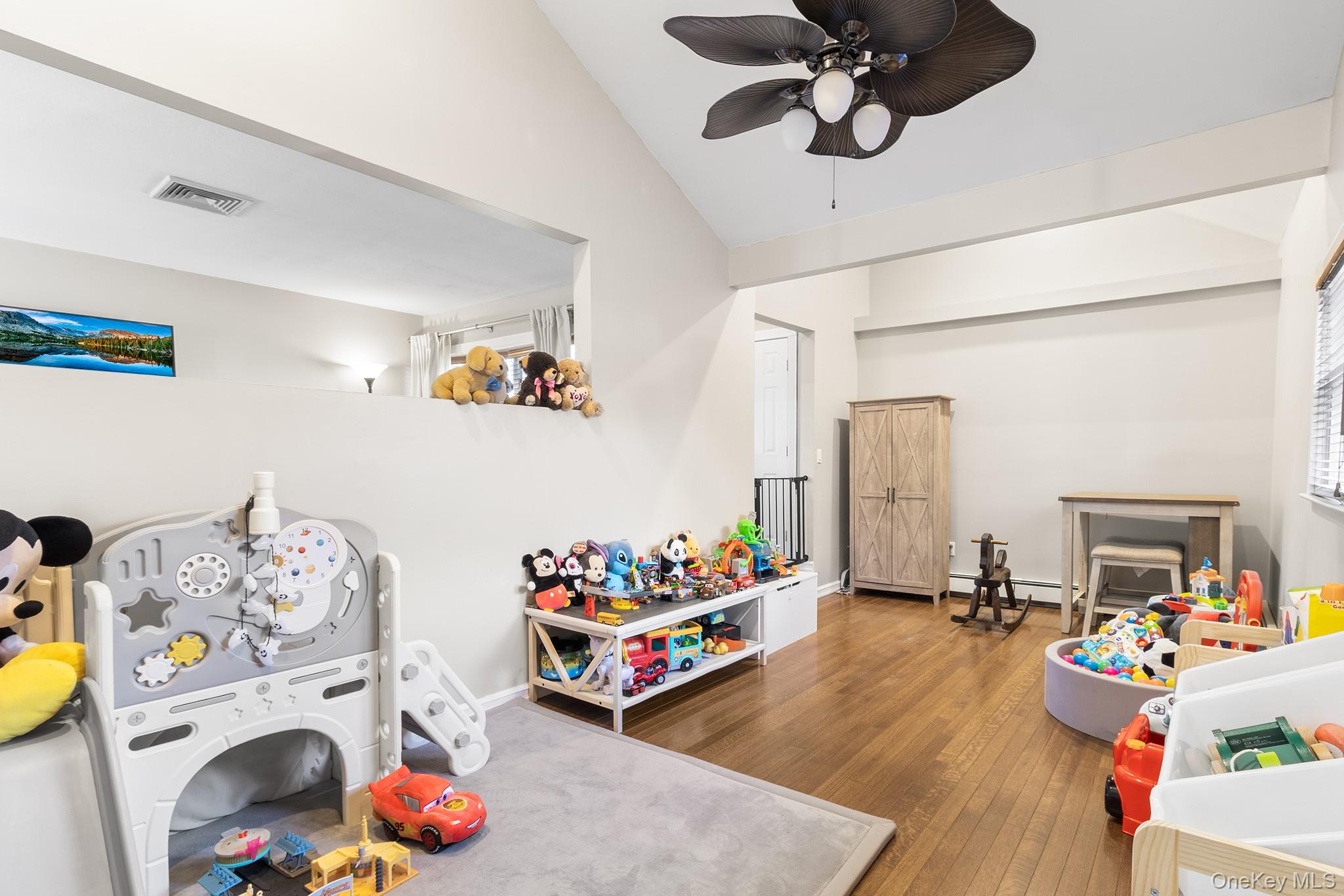 #10 photo, 40 Frankie Lane, מחוז סאפוק North Babylon , NY 11703