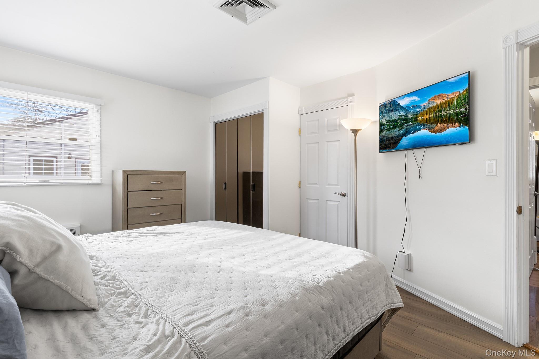 #16 photo, 40 Frankie Lane, מחוז סאפוק North Babylon , NY 11703