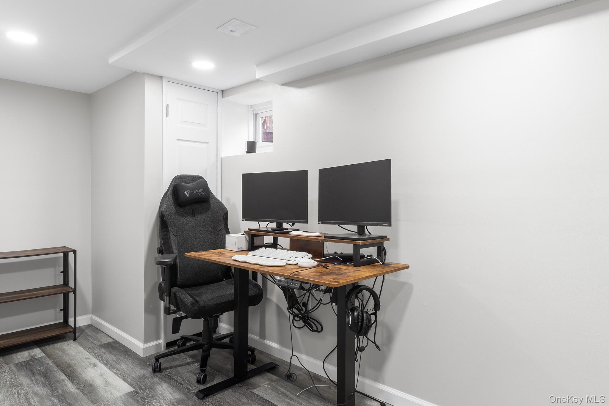 #19 photo, 40 Frankie Lane, מחוז סאפוק North Babylon , NY 11703