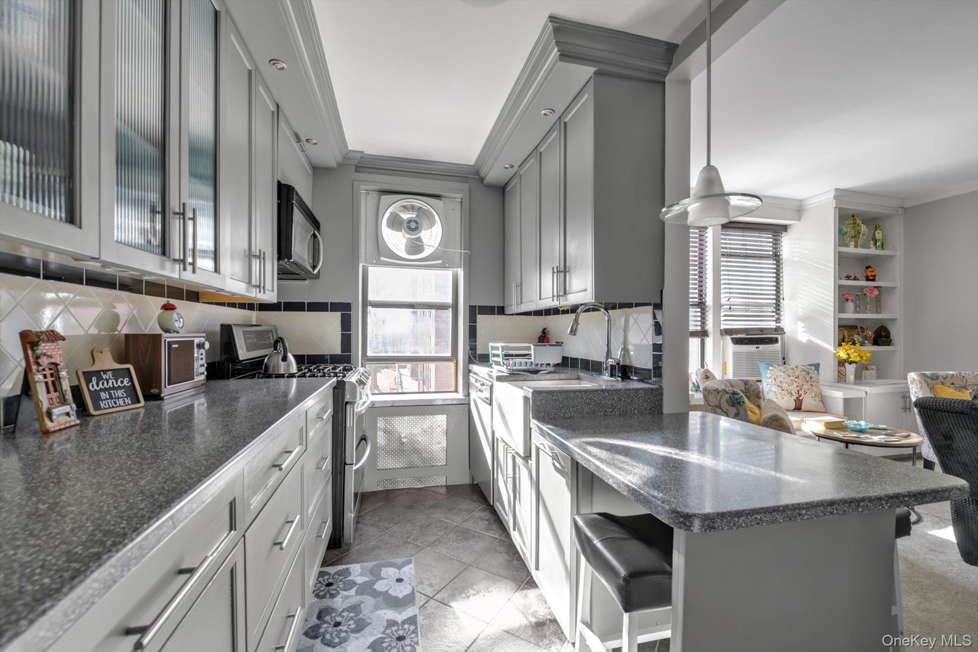 #6 photo, 83-25 98 st, Woodhaven , NY 11421