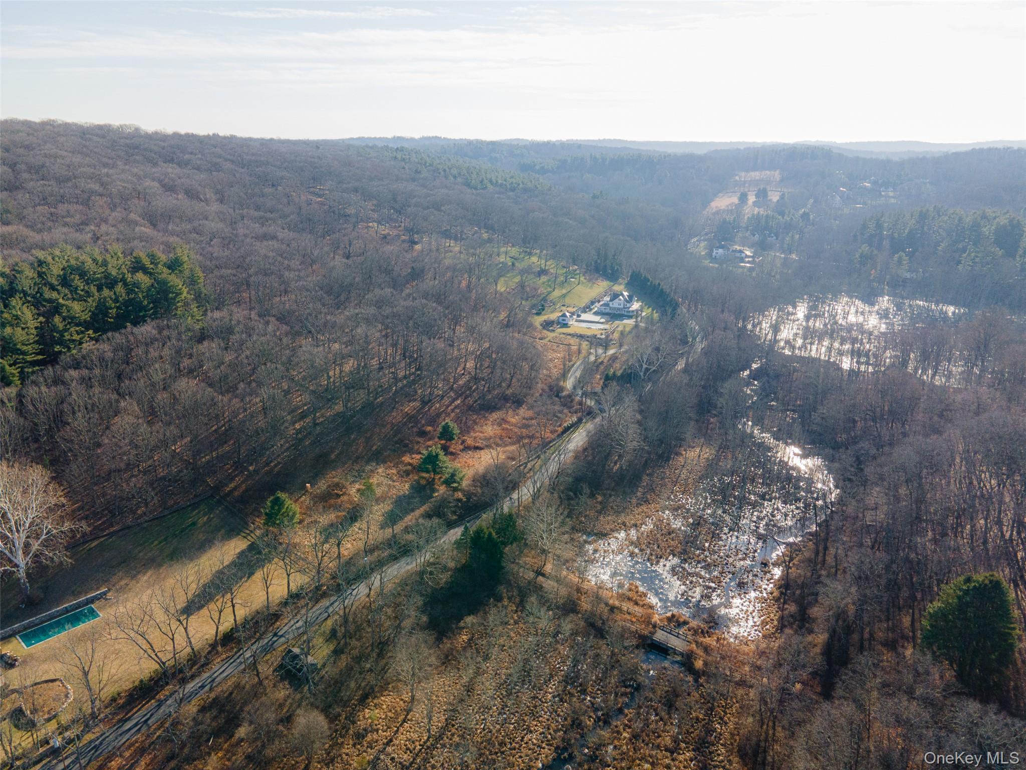 #12 photo, 10 Sarles Street, Bedford Corners , NY 10549