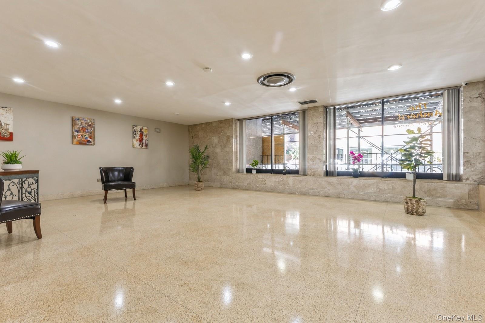 #2 photo, 99-10 60th Avenue, 皇后区 Corona , NY 11368