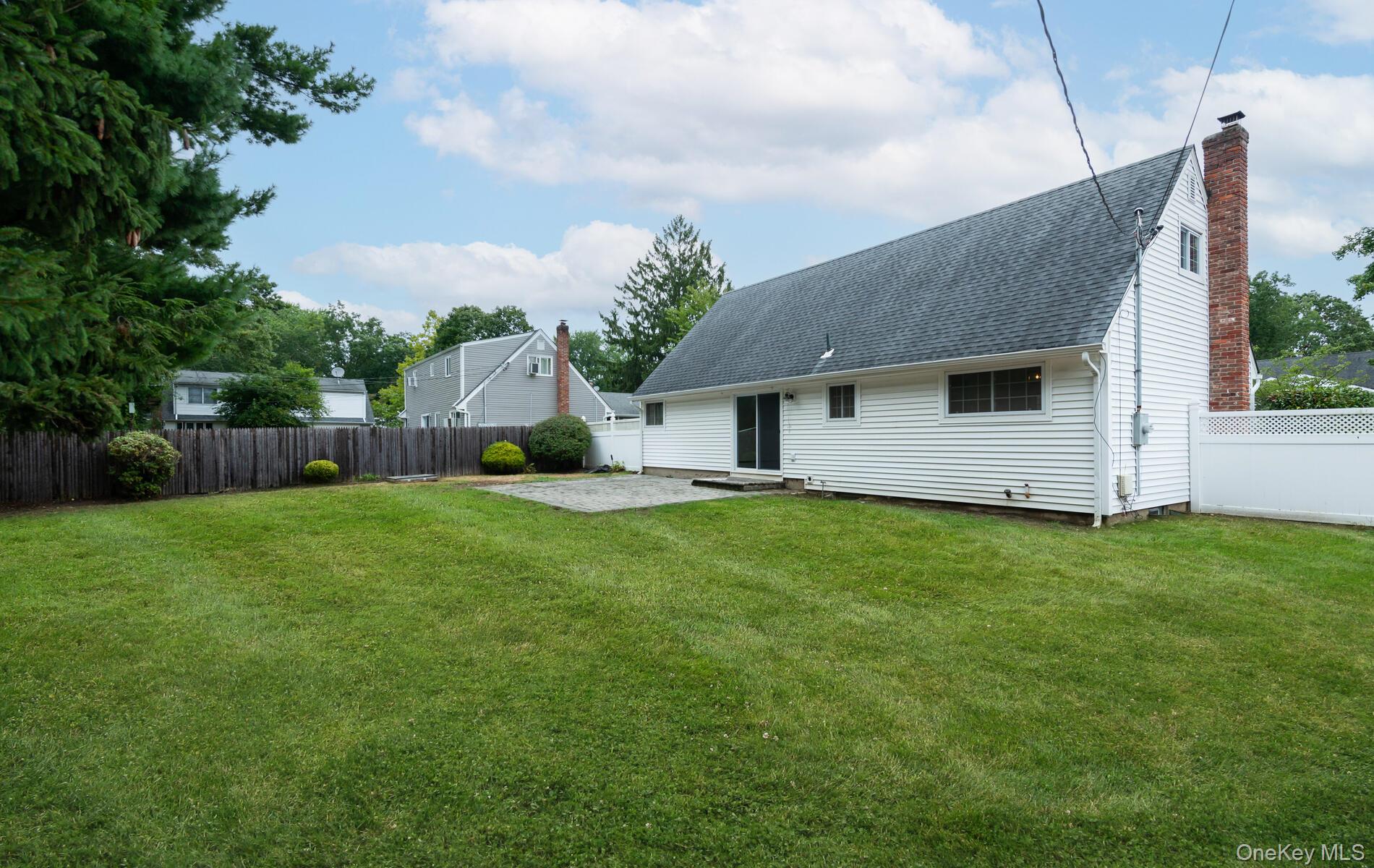 #12 photo, 20 Arcadia Drive, Dix Hills , NY 11746