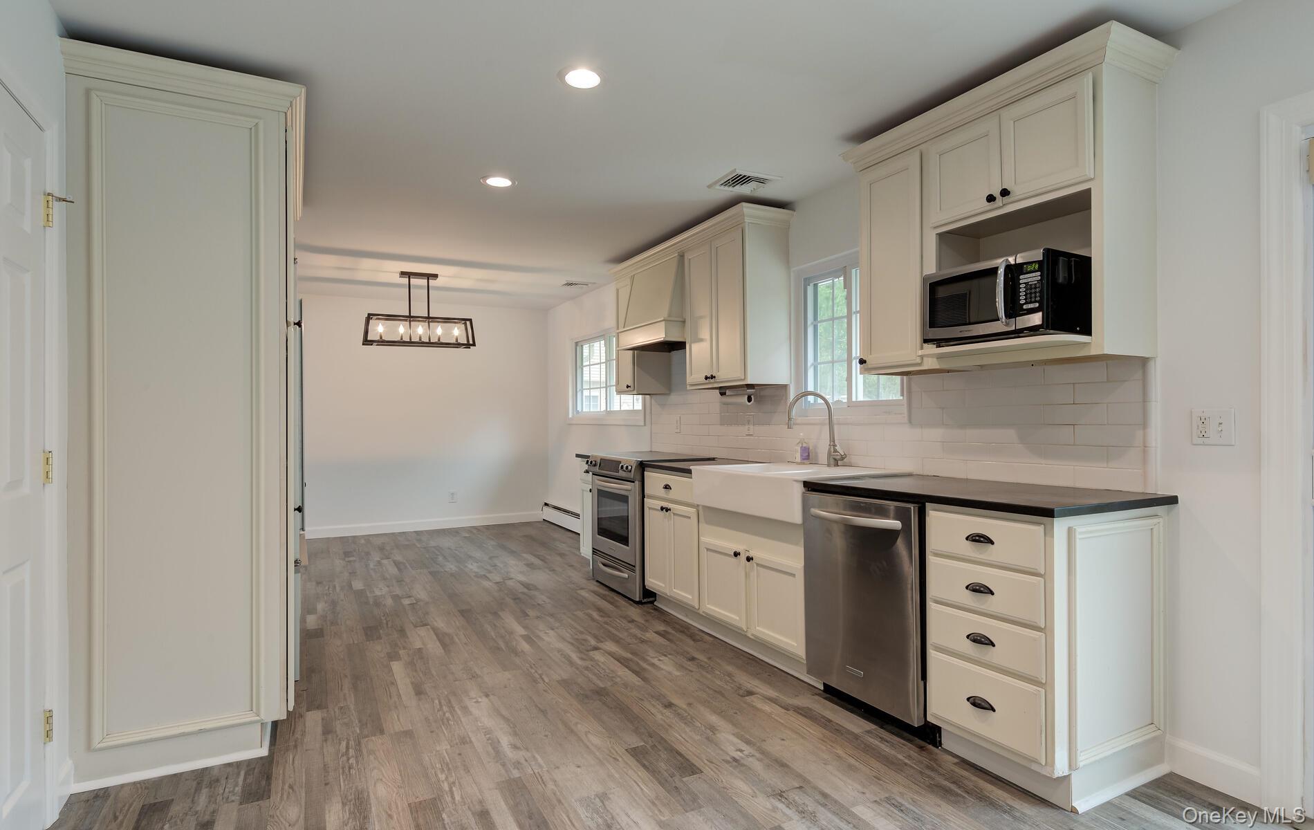 #4 photo, 20 Arcadia Drive, Dix Hills , NY 11746