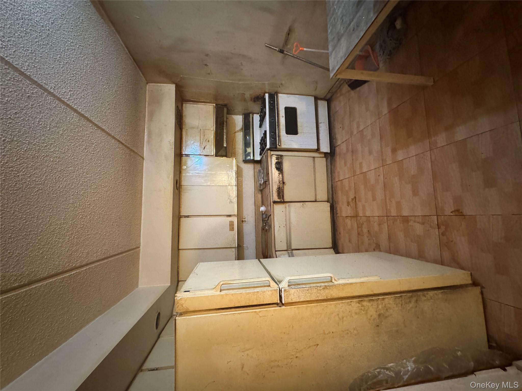 #5 photo, 14337 Barclay Avenue, Flushing , NY 11355