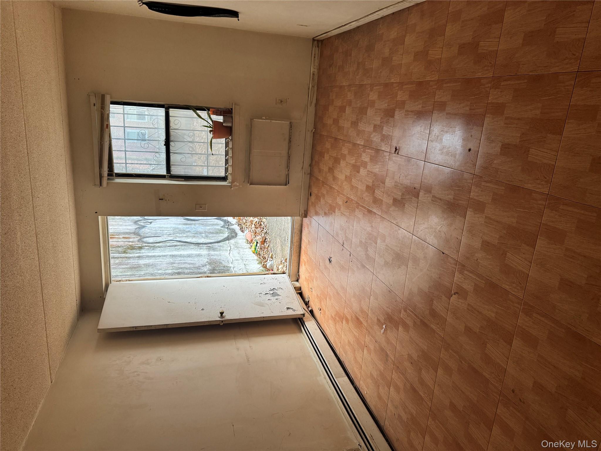 #7 photo, 14337 Barclay Avenue, Flushing , NY 11355