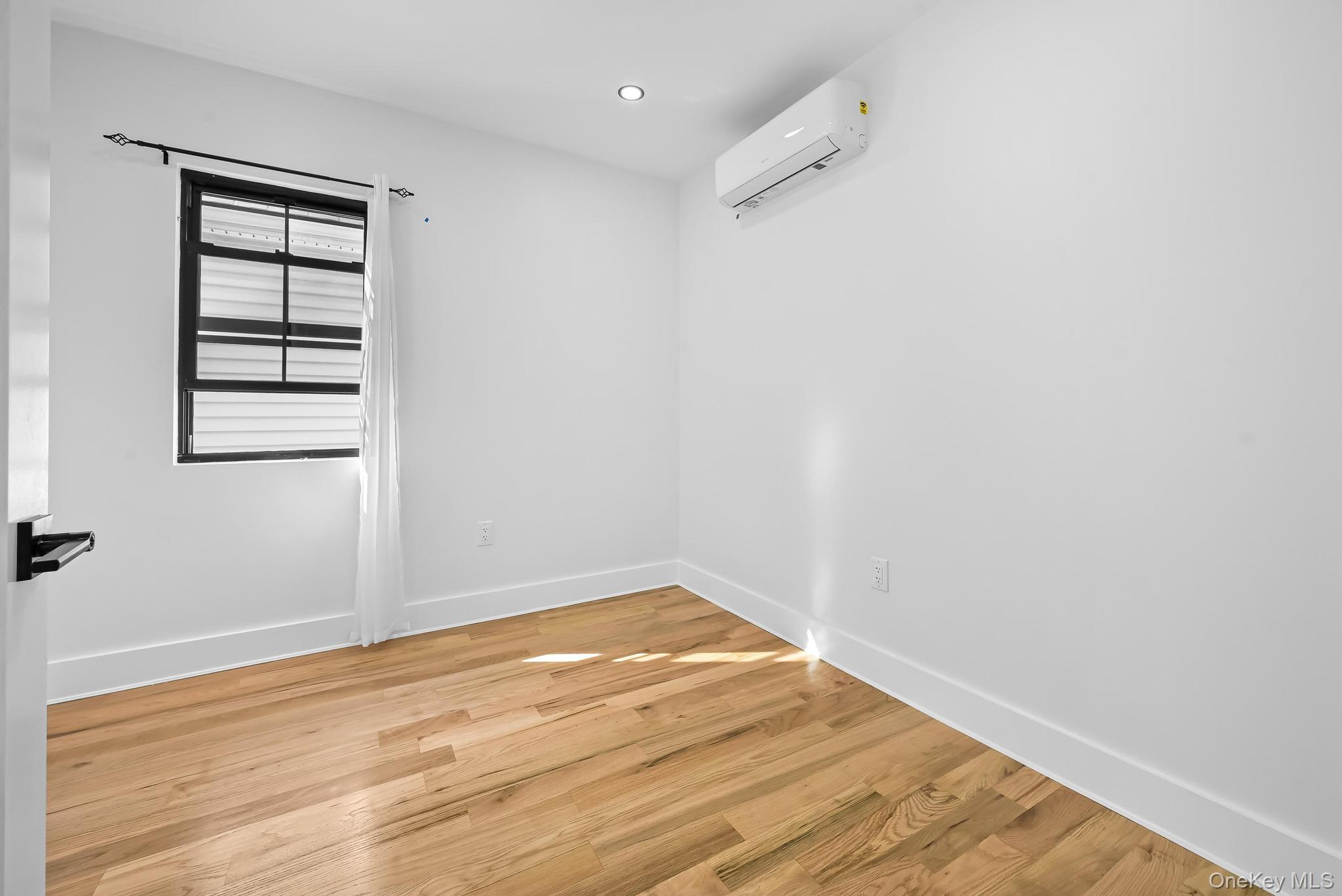 #17 photo, 91-35 71st Avenue, Куинс ‖ Forest Hills , NY 11375