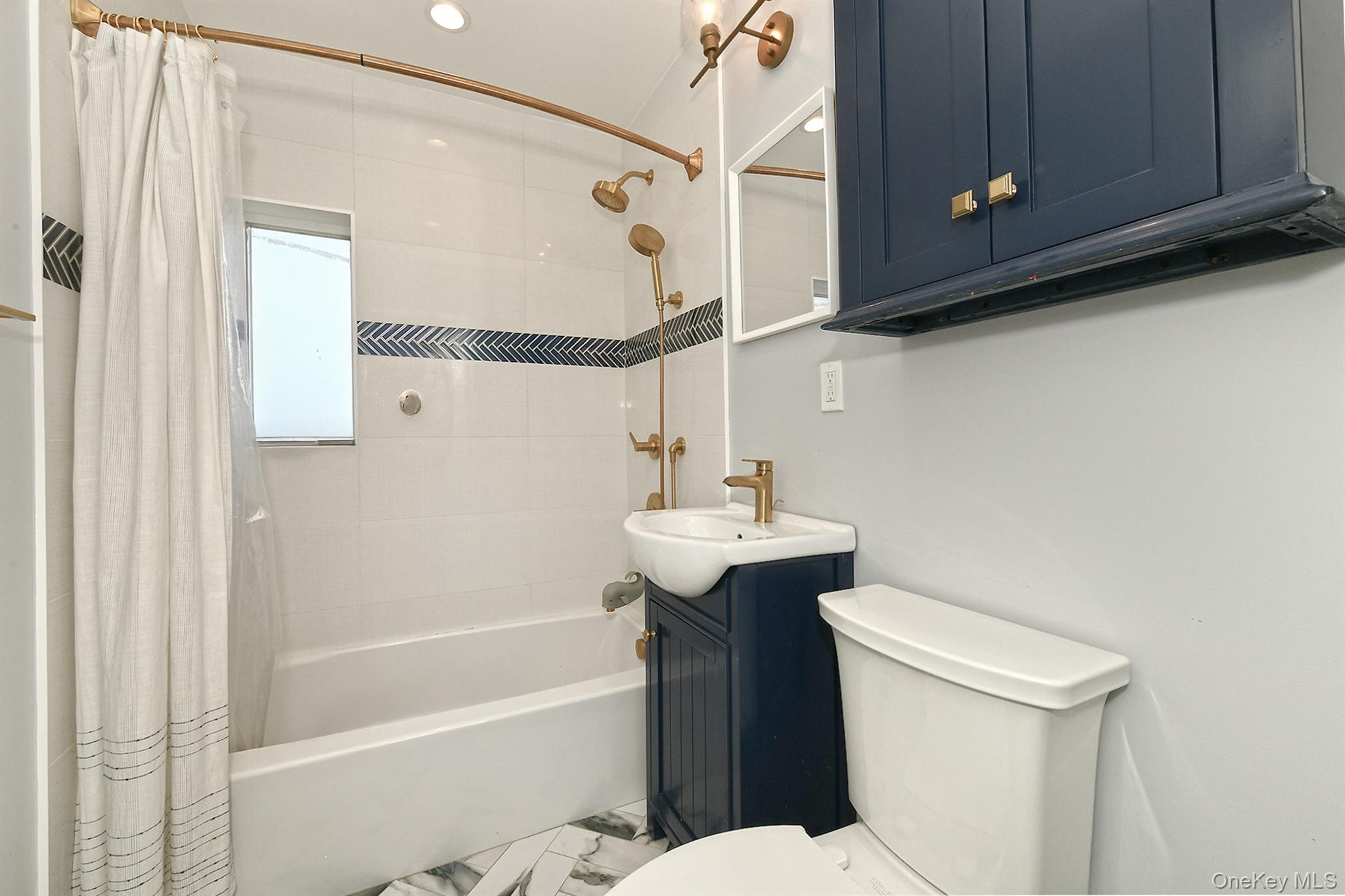 #17 photo, 40 Knoll Lane, 长岛 Levittown , NY 11756