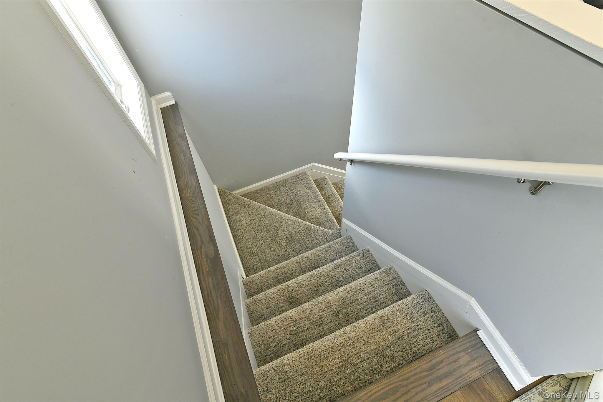 #19 photo, 40 Knoll Lane, 长岛 Levittown , NY 11756