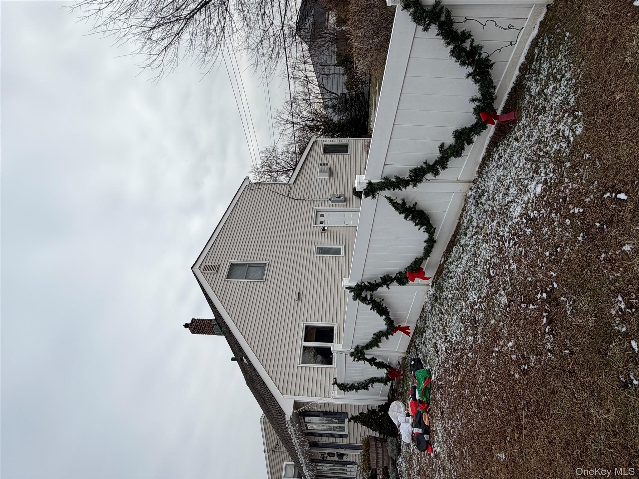 #2 photo, 40 Knoll Lane, Нассау ‖ Levittown , NY 11756
