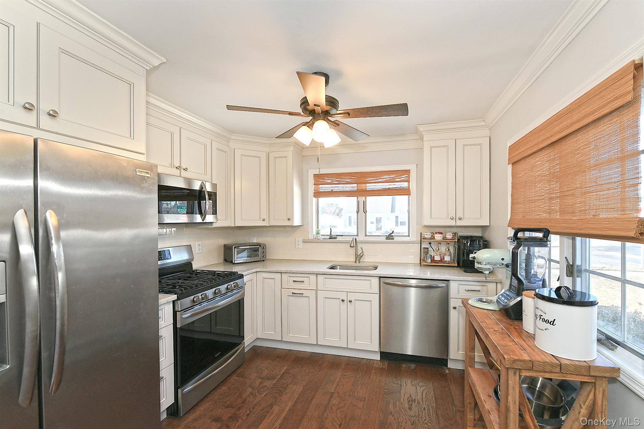 #6 photo, 40 Knoll Lane, 长岛 Levittown , NY 11756