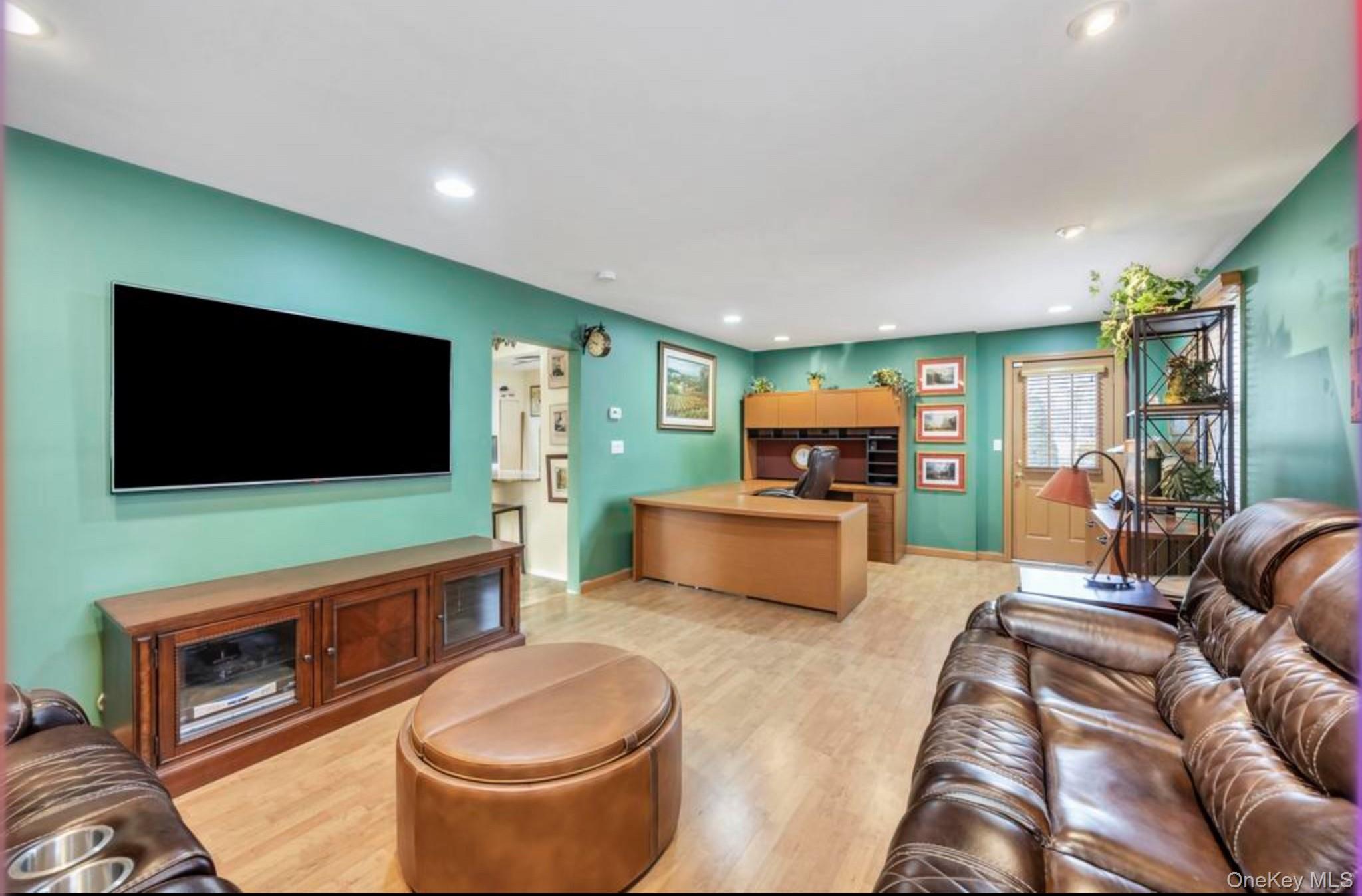 #11 photo, 1769 Jane Street, Wantagh , NY 11793