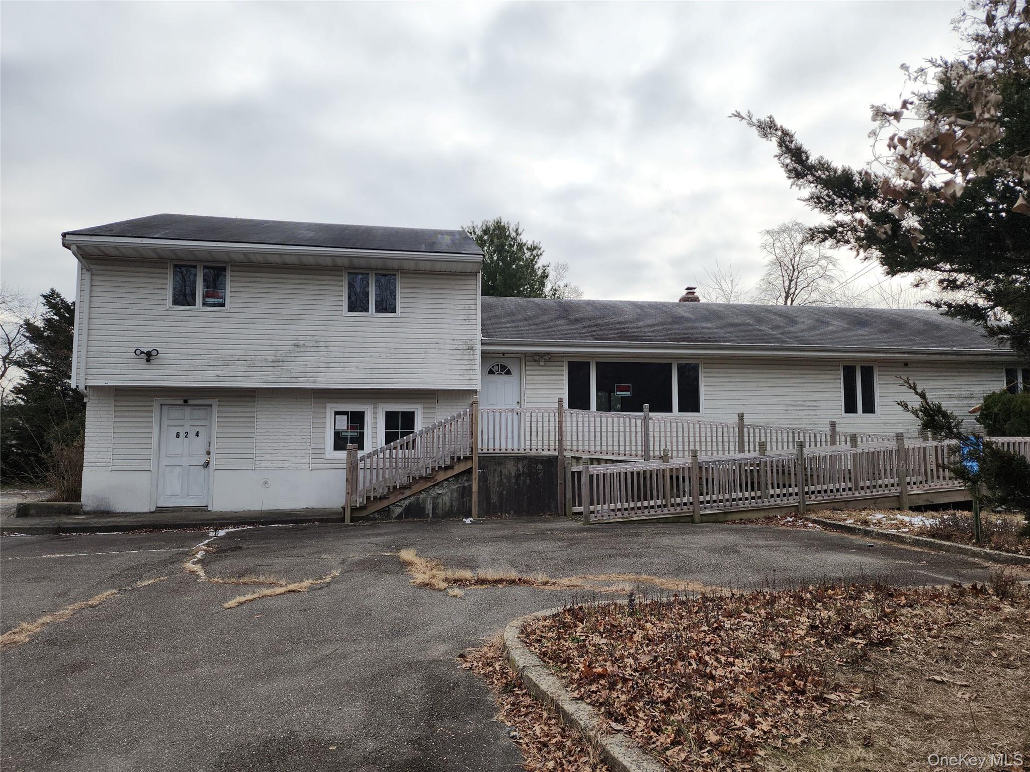 #1 photo, 624 Montauk Highway, West Islip , NY 11795