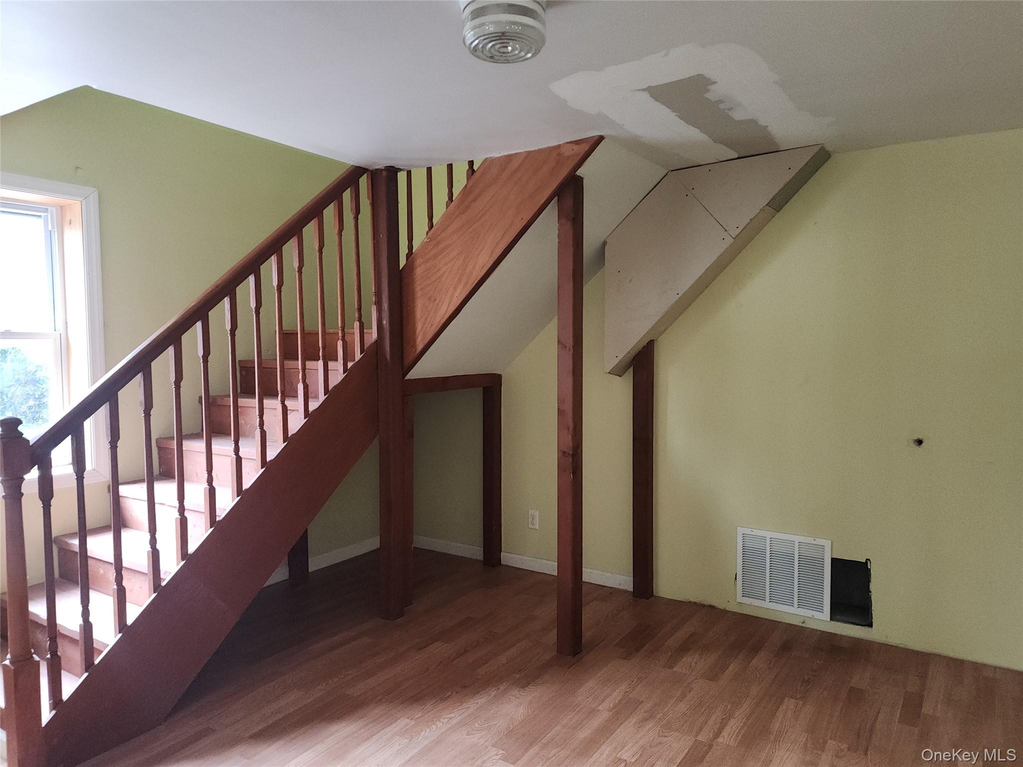 #14 photo, 624 Montauk Highway, West Islip , NY 11795