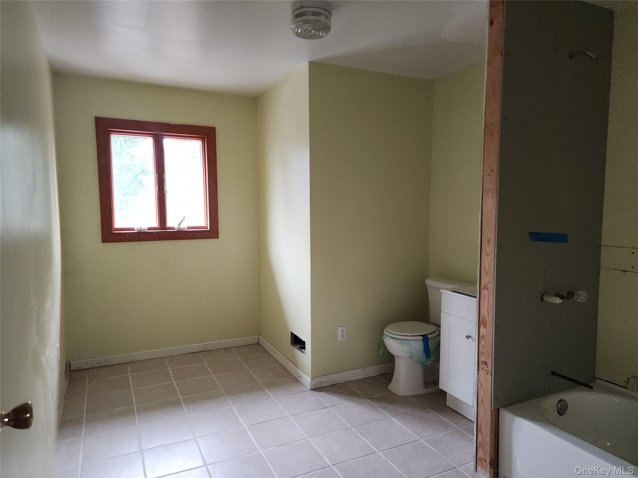 #19 photo, 624 Montauk Highway, West Islip , NY 11795