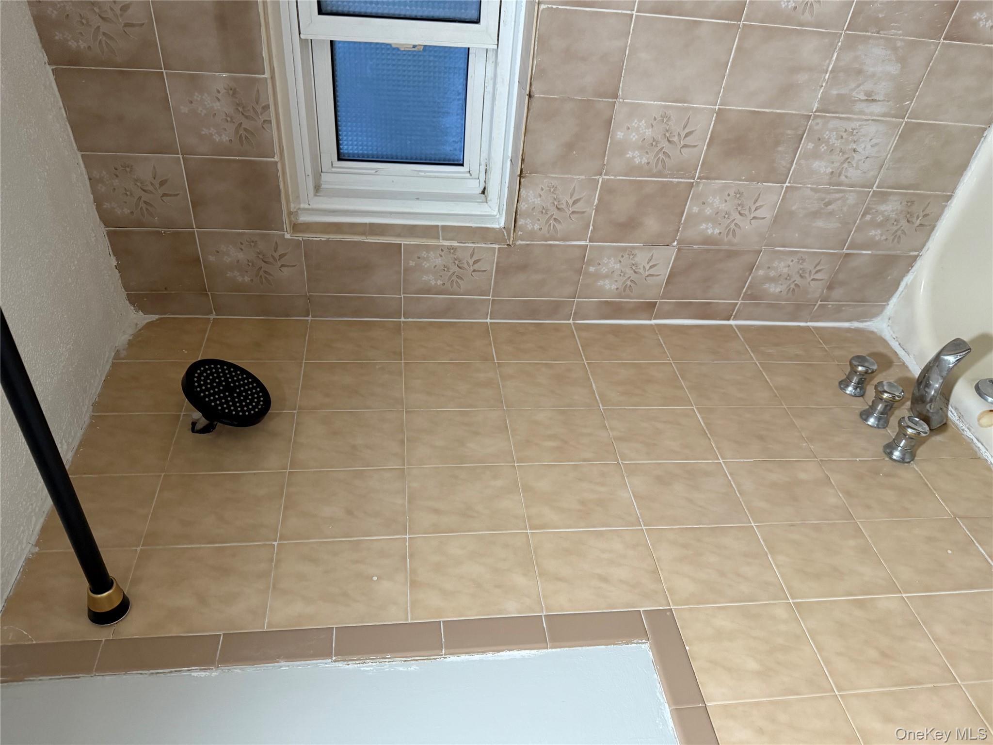 #15 photo, 18 Leach Street, Нассау ‖ Lynbrook , NY 11563