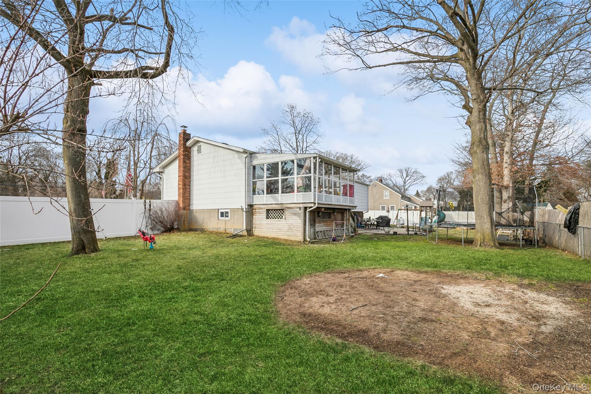 #18 photo, 49 Admiral Street, מחוז סאפוק Port Jefferson Station , NY 11776