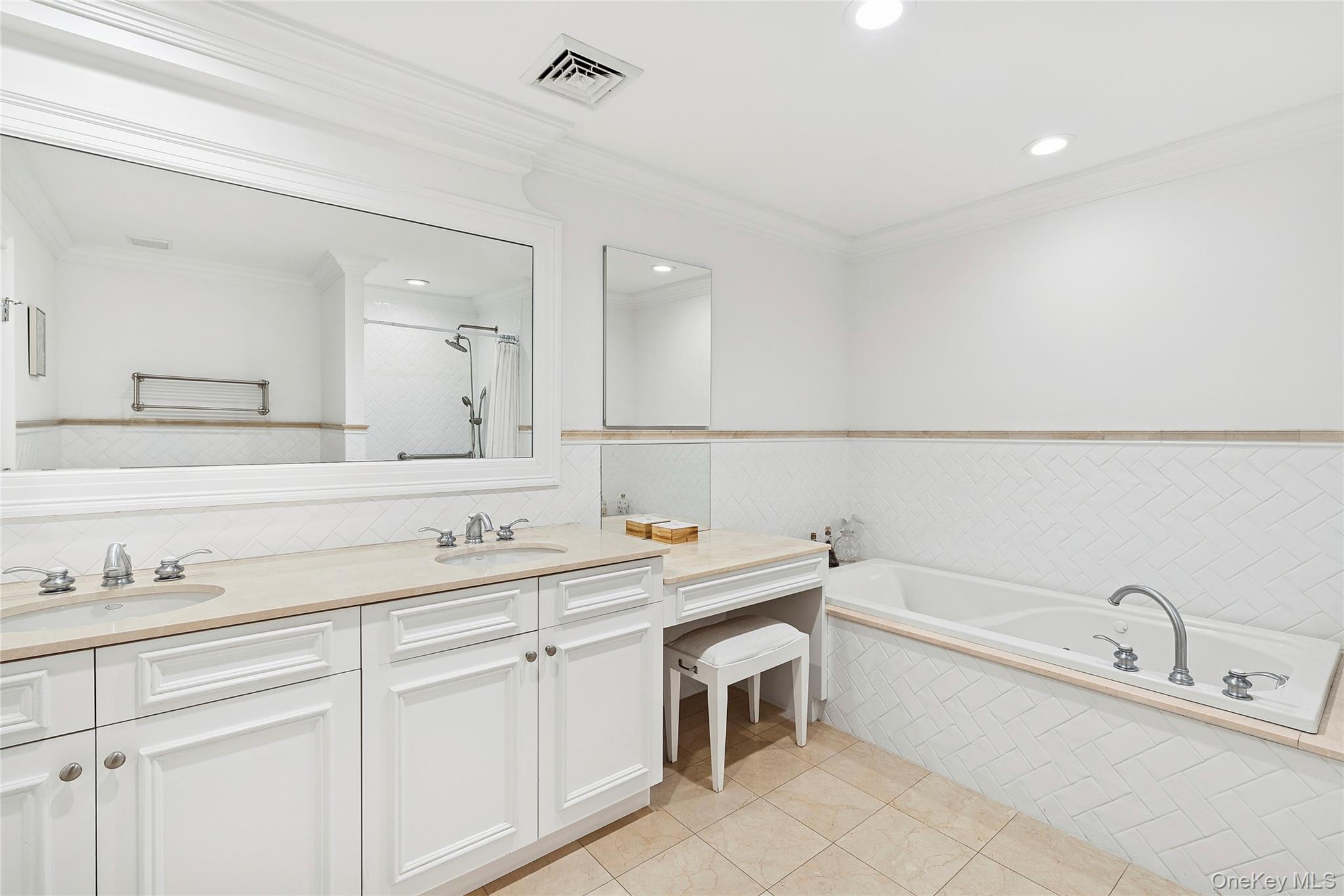 #8 photo, 122 Beach Road, Westhampton Beach , NY 11978